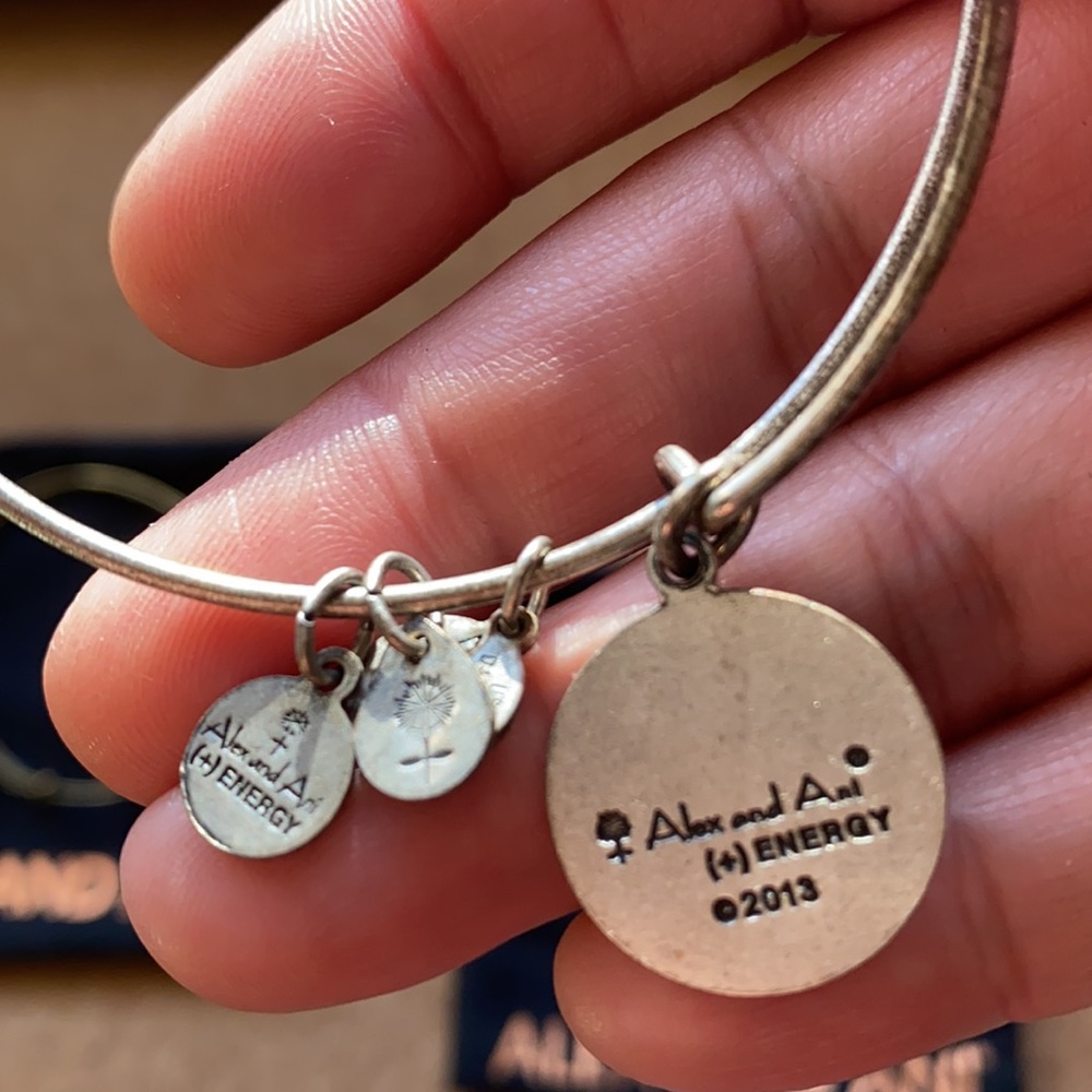 Goddaughter silver bangle - Picture 3 of 3
